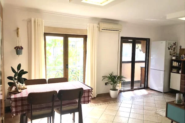 Shtepi me qera Apartament ne Tirane, 2+1, Mobilimi E mobiluar, Pagesa 65,000  Leke.