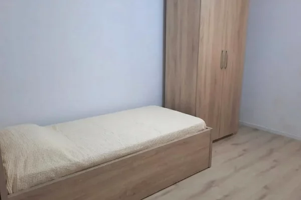 Shtepi me qera Shtepi Private ne Tirane, 2+1, Mobilimi E mobiluar, Pagesa 450  Euro.
