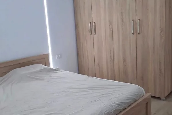 Shtepi me qera Shtepi Private ne Tirane, 2+1, Mobilimi E mobiluar, Pagesa 450  Euro.