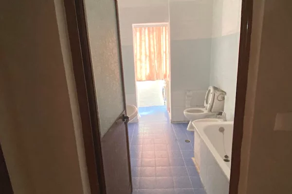 Shtepi me qera Apartament ne Tirane, 2+1, Mobilimi E mobiluar, Pagesa 62,000  Leke.
