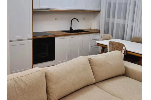 Shtepi me qera Apartament ne Tirane, 2+1, Mobilimi E mobiluar, Pagesa 50,000  Leke.