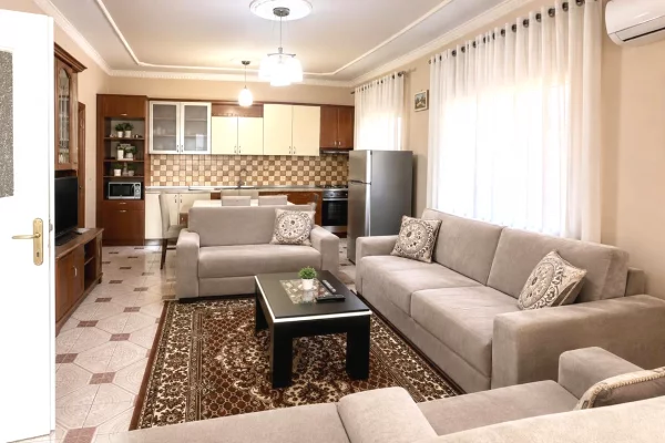 Shtepi me qera 2+1 ne Tirane - 60,000 Leke
