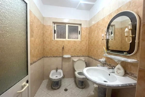 Shtepi me qera Apartament ne Tirane, 2+1, Mobilimi E mobiluar, Pagesa 60,000  Leke.
