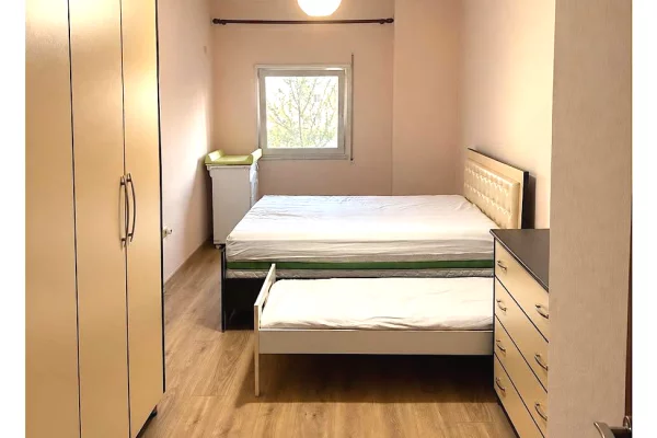 Shtepi me qera Apartament ne Tirane, 1+1, Mobilimi E mobiluar, Pagesa 60,000  Leke.