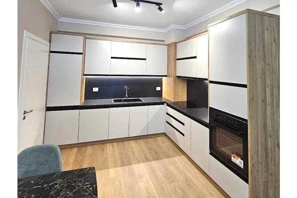 Shtepi me qera 1+1 ne Tirane - 55,000 Leke