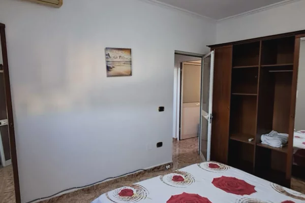 Shtepi me qera Apartament ne Tirane, 2+1, Mobilimi E mobiluar, Pagesa 50,000  Leke.