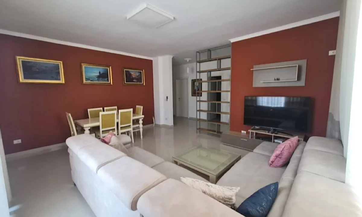 Shtepi me qera Apartament ne Tirane, 3+1, Mobilimi E mobiluar, Pagesa 80,000  Leke.