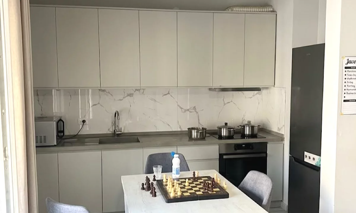 Shtepi me qera Apartament ne Tirane, 1+1, Mobilimi E mobiluar, Pagesa 60,000  Leke.
