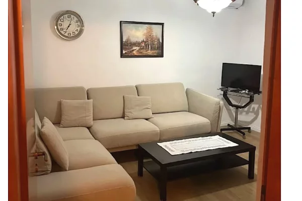 Shtepi me qera 2+1 ne Tirane - 50,000 Leke