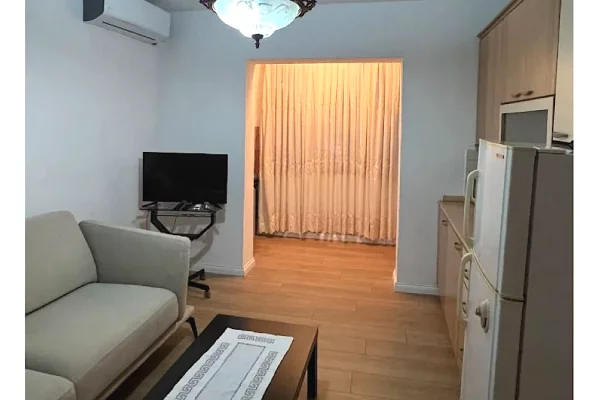 Shtepi me qera Apartament ne Tirane, 2+1, Mobilimi E mobiluar, Pagesa 50,000  Leke.