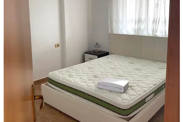 Shtepi me qera Apartament ne Tirane, 1+1, Mobilimi E mobiluar, Pagesa 60,000  Leke.