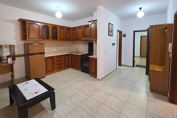 Shtepi me qera Apartament ne Tirane, 1+1, Mobilimi E mobiluar, Pagesa 50,000  Leke.