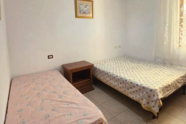Shtepi me qera Apartament ne Tirane, 1+1, Mobilimi E mobiluar, Pagesa 50,000  Leke.
