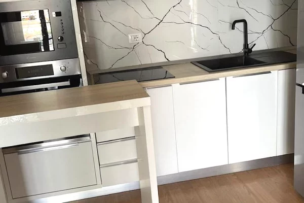 Shtepi me qera Apartament ne Tirane, 2+1, Mobilimi E mobiluar, Pagesa 700  Euro.