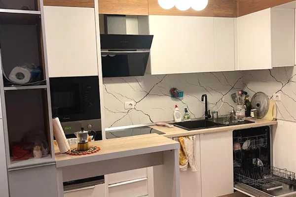 Shtepi me qera Apartament ne Tirane, 2+1, Mobilimi E mobiluar, Pagesa 700  Euro.