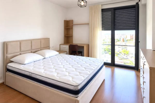 Shtepi me qera Apartament ne Tirane, 2+1, Mobilimi E mobiluar, Pagesa 700  Euro.