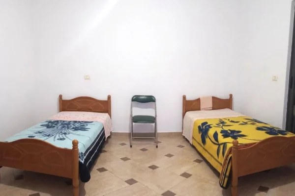 Shtepi me qera Apartament ne Tirane, 3+1, Mobilimi E mobiluar, Pagesa 70,000  Leke.