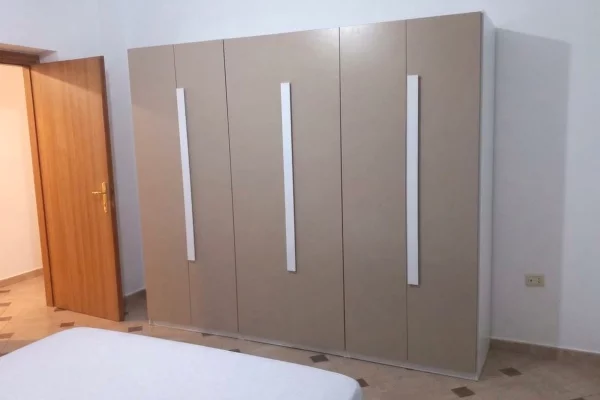 Shtepi me qera Apartament ne Tirane, 3+1, Mobilimi E mobiluar, Pagesa 70,000  Leke.