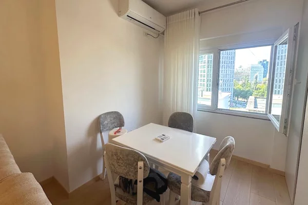 Shtepi me qera Apartament ne Tirane, 2+1, Mobilimi E mobiluar, Pagesa 1,000  Euro.