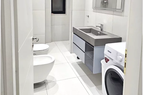 Shtepi me qera Apartament ne Tirane, 1+1, Mobilimi E mobiluar, Pagesa 55,000  Leke.