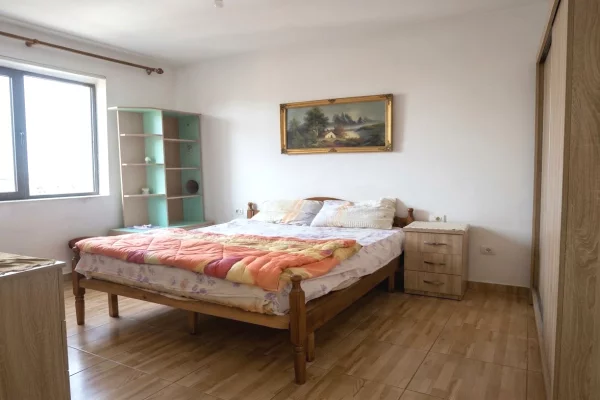 Shtepi me qera Apartament ne Tirane, 2+1, Mobilimi E mobiluar, Pagesa 50,000  Leke.