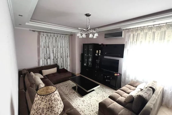 Shtepi me qera Apartament ne Tirane, 3+1, Mobilimi E mobiluar, Pagesa 80,000  Leke.