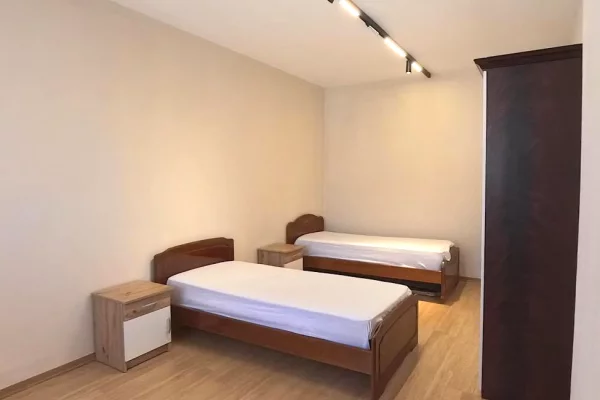 Shtepi me qera Apartament ne Tirane, 1+1, Mobilimi E mobiluar, Pagesa 600  Euro.
