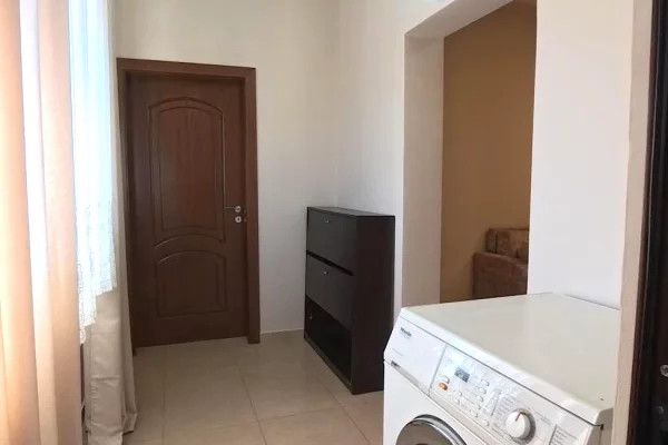 Shtepi me qera Apartament ne Tirane, 1+1, Mobilimi E mobiluar, Pagesa 600  Euro.