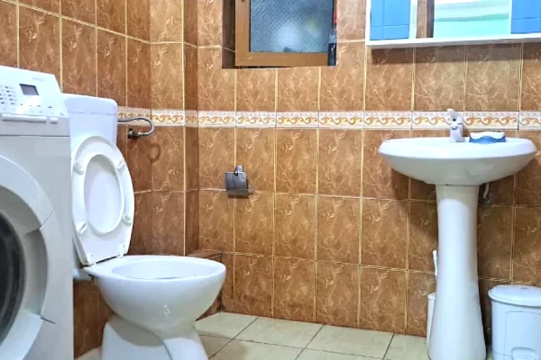 Shtepi me qera Apartament ne Tirane, 1+1, Mobilimi E mobiluar, Pagesa 45,000  Leke.