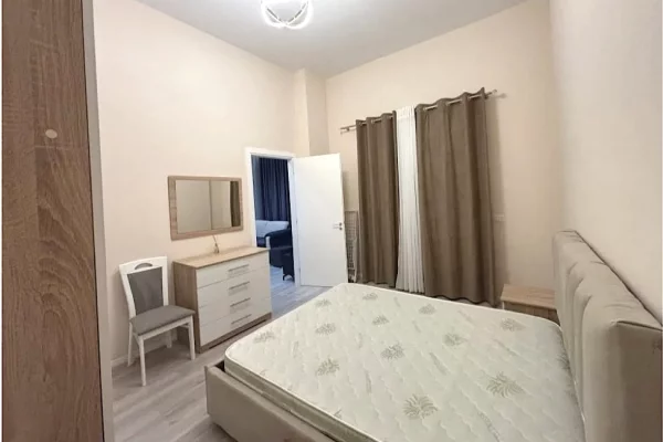 Shtepi me qera Apartament ne Tirane, 1+1, Mobilimi E mobiluar, Pagesa 55,000  Leke.