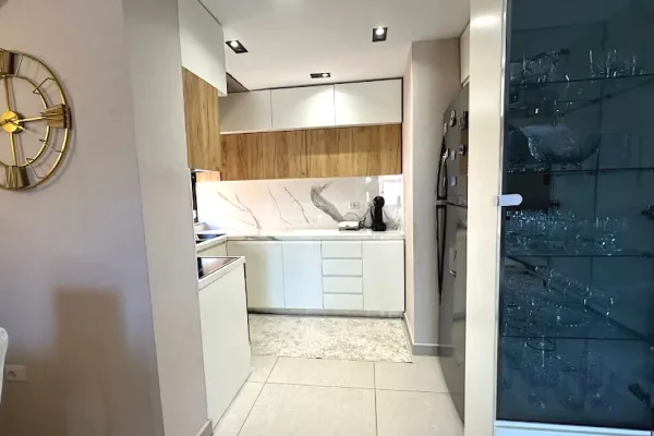Shtepi me qera Apartament ne Tirane, 2+1, Mobilimi E mobiluar, Pagesa 700  Euro.