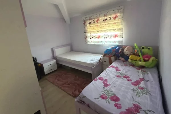 Shtepi me qera Apartament ne Tirane, 2+1, Mobilimi E mobiluar, Pagesa 700  Euro.