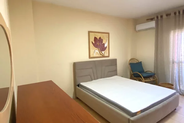 Shtepi me qera Apartament ne Tirane, 2+1, Mobilimi E mobiluar, Pagesa 90,000  Leke.