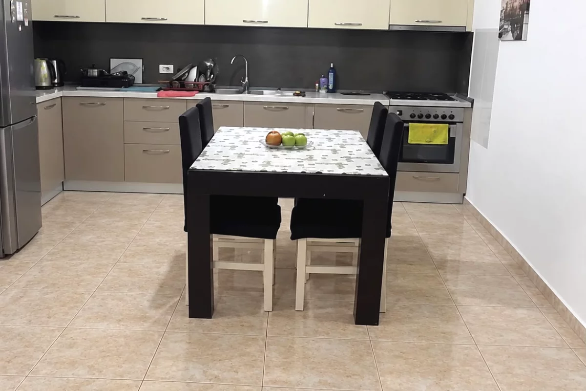 Shtepi me qera Apartament ne Tirane, 1+1, Mobilimi E mobiluar, Pagesa 40,000  Leke.