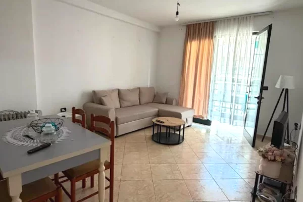 Shtepi me qera 1+1 ne Tirane - 40,000 Leke