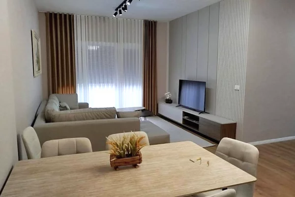Shtepi me qera Apartament ne Tirane, 1+1, Mobilimi E mobiluar, Pagesa 70,000  Leke.