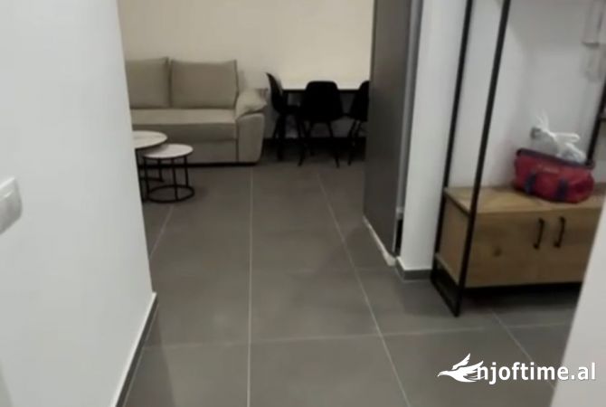 Shtepi me qera Apartament ne Tirane, 2+1, Mobilimi E mobiluar, Pagesa 500  Euro.