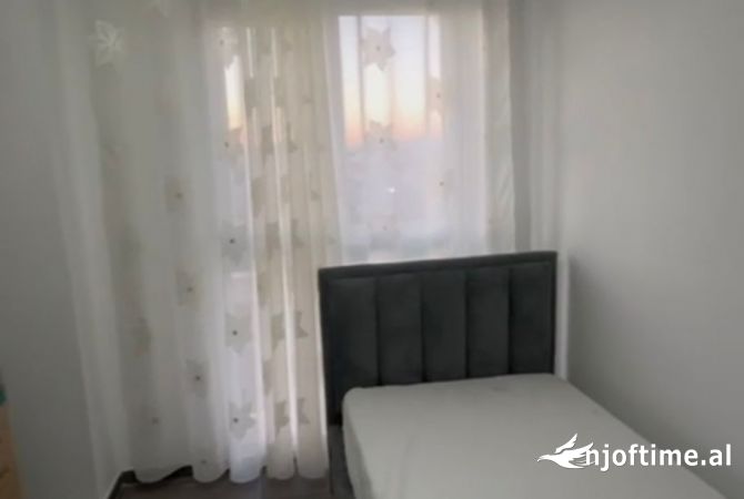 Shtepi me qera Apartament ne Tirane, 2+1, Mobilimi E mobiluar, Pagesa 500  Euro.