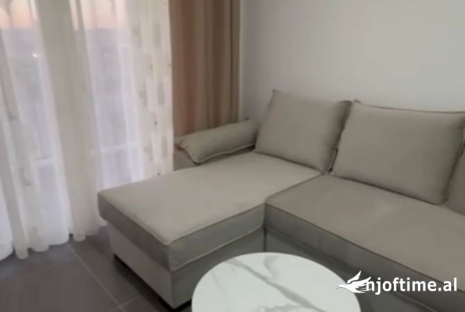 Shtepi me qera Apartament ne Tirane, 2+1, Mobilimi E mobiluar, Pagesa 500  Euro.