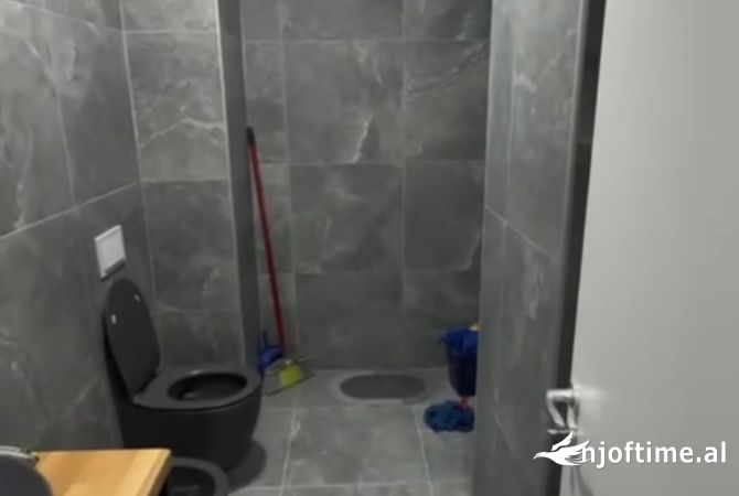 Shtepi me qera Apartament ne Tirane, 2+1, Mobilimi E mobiluar, Pagesa 500  Euro.