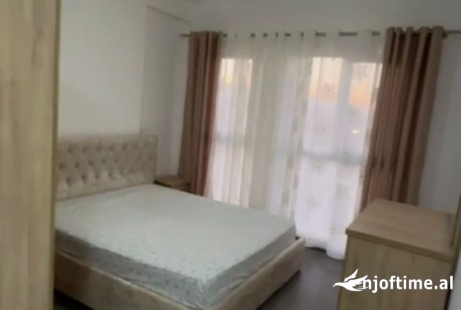Shtepi me qera Apartament ne Tirane, 2+1, Mobilimi E mobiluar, Pagesa 500  Euro.