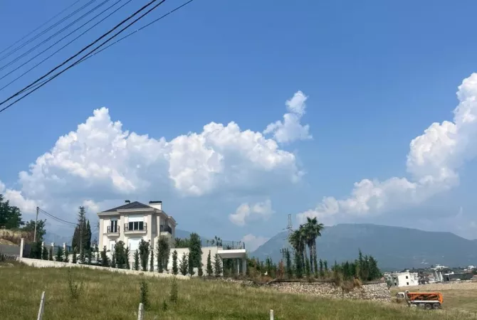 Truall ose Toke ne Tirane - 412,500 Euro