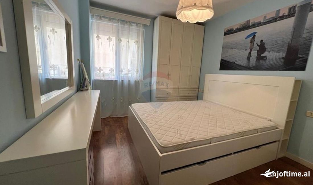 Shtepi ne shitje Apartament ne Tirane, 1+1, Mobilimi E mobiluar, Pagesa 147,000  Euro.