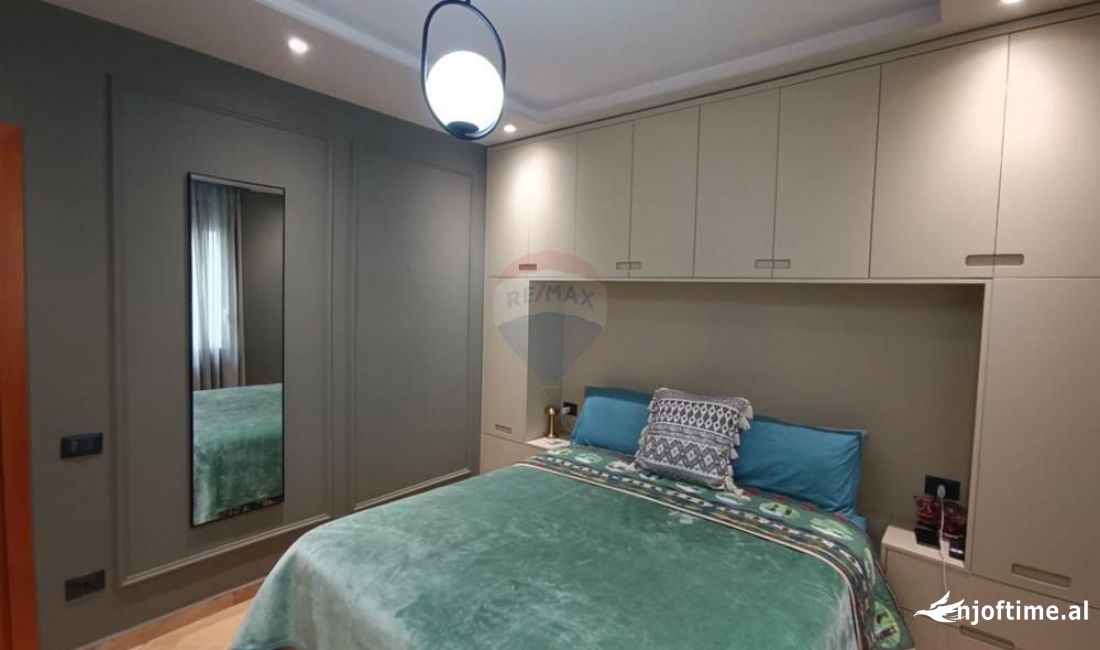 Shtepi ne shitje Apartament ne Tirane, 1+1, Mobilimi E mobiluar, Pagesa 127,000  Euro.