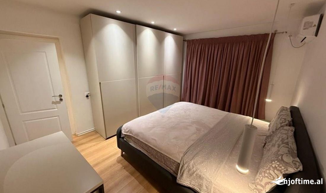 Shtepi ne shitje Apartament ne Tirane, 1+1, Mobilimi E mobiluar, Pagesa 145,000  Euro.