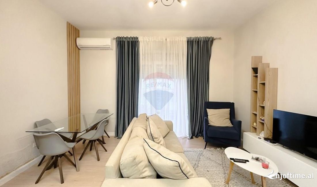 Shtepi ne shitje Apartament ne Tirane, 1+1, Mobilimi E mobiluar, Pagesa 140,000  Euro.