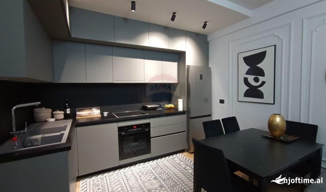 Shtepi ne shitje Apartament ne Tirane, 1+1, Mobilimi E mobiluar, Pagesa 127,000  Euro.