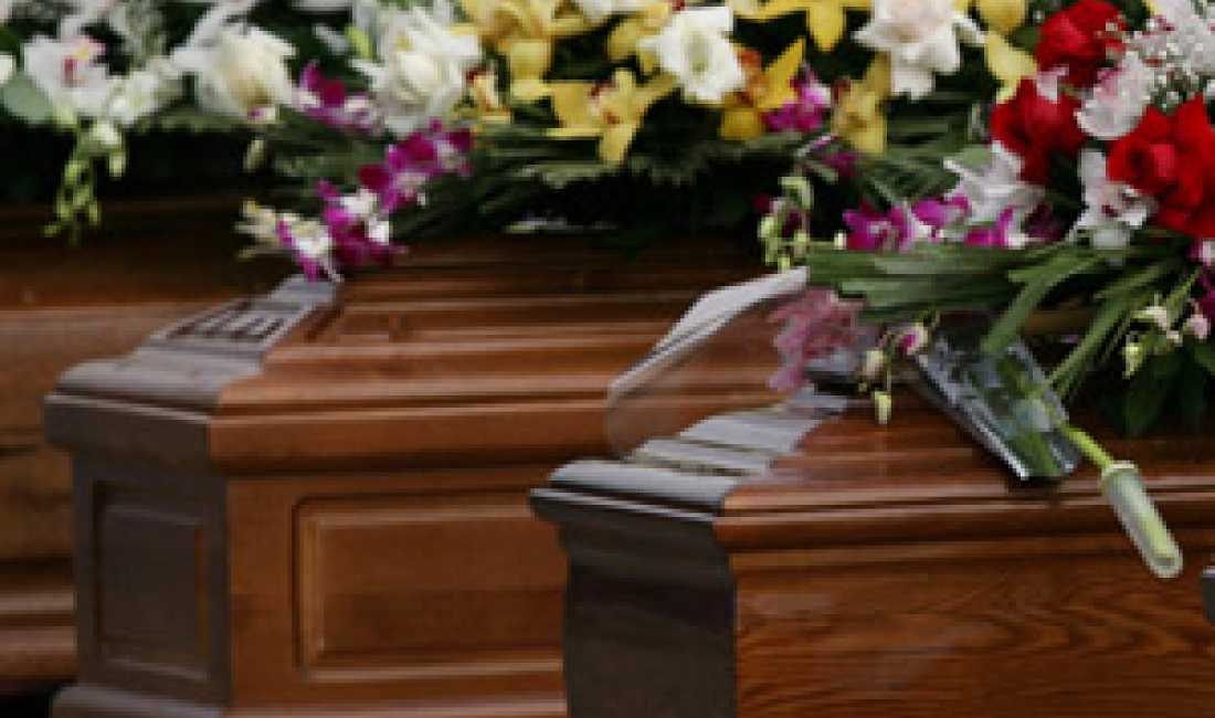 Agjensi funerale ofron sherbime Funerale, Transport, Arkivole, Qefin, Kurora, Buqeta lulesh dhe Afishe