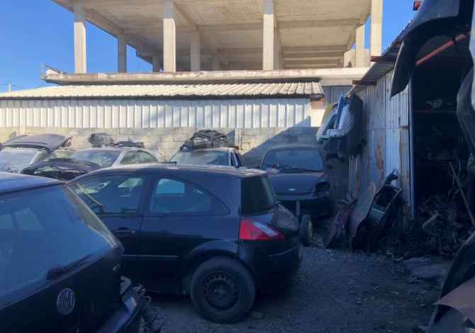 Shes / Blej Pjese kembimi