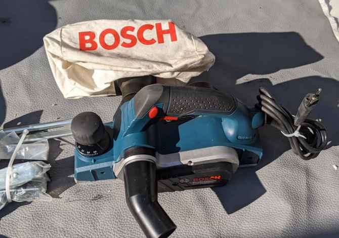 Vegla Pune ne Tirane - 100 Euro